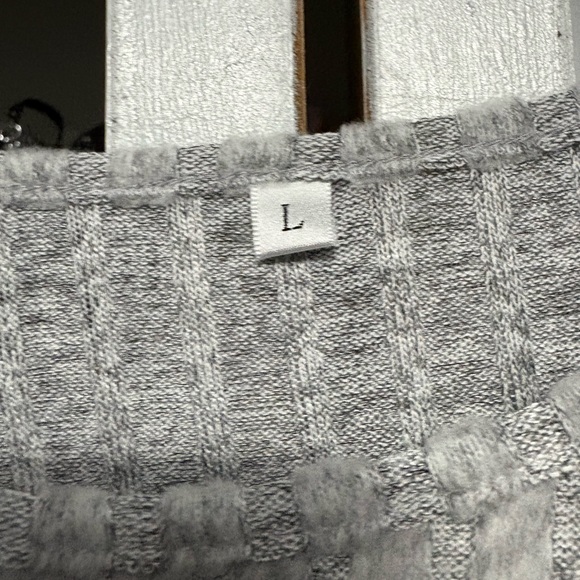 Gray Ribbed Long Sleeve Sweatshirt - Picture 3 of 4